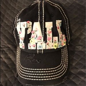 Kbethos Vintage “Hey Y’all” baseball hat